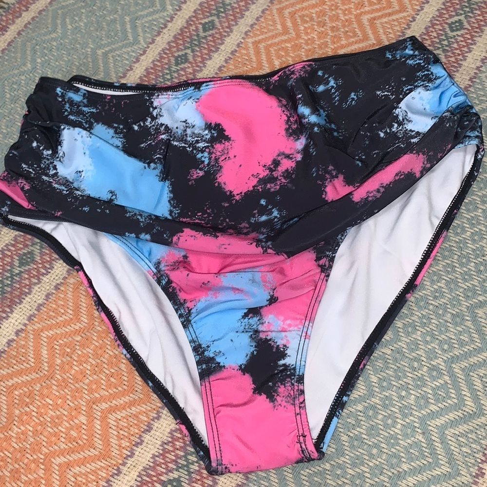 Tie dye never worn Shein bathing suit bottoms 2x